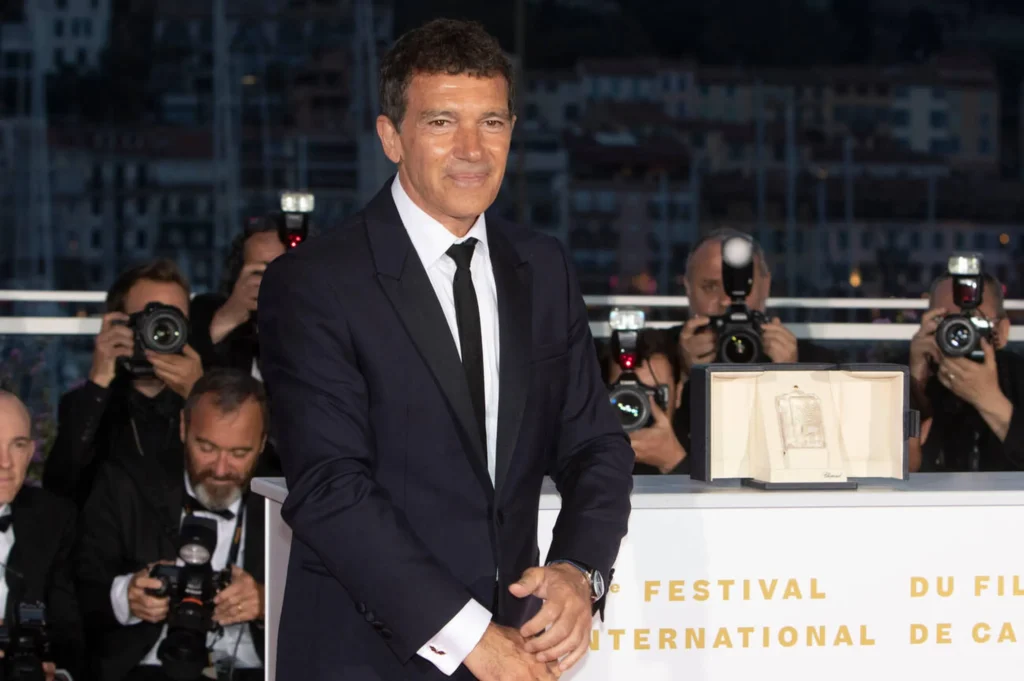 Antonio Banderas Net Worth: A Look at His Success" Title 2: "How Antonio Banderas Built His $50 Million Net Worth