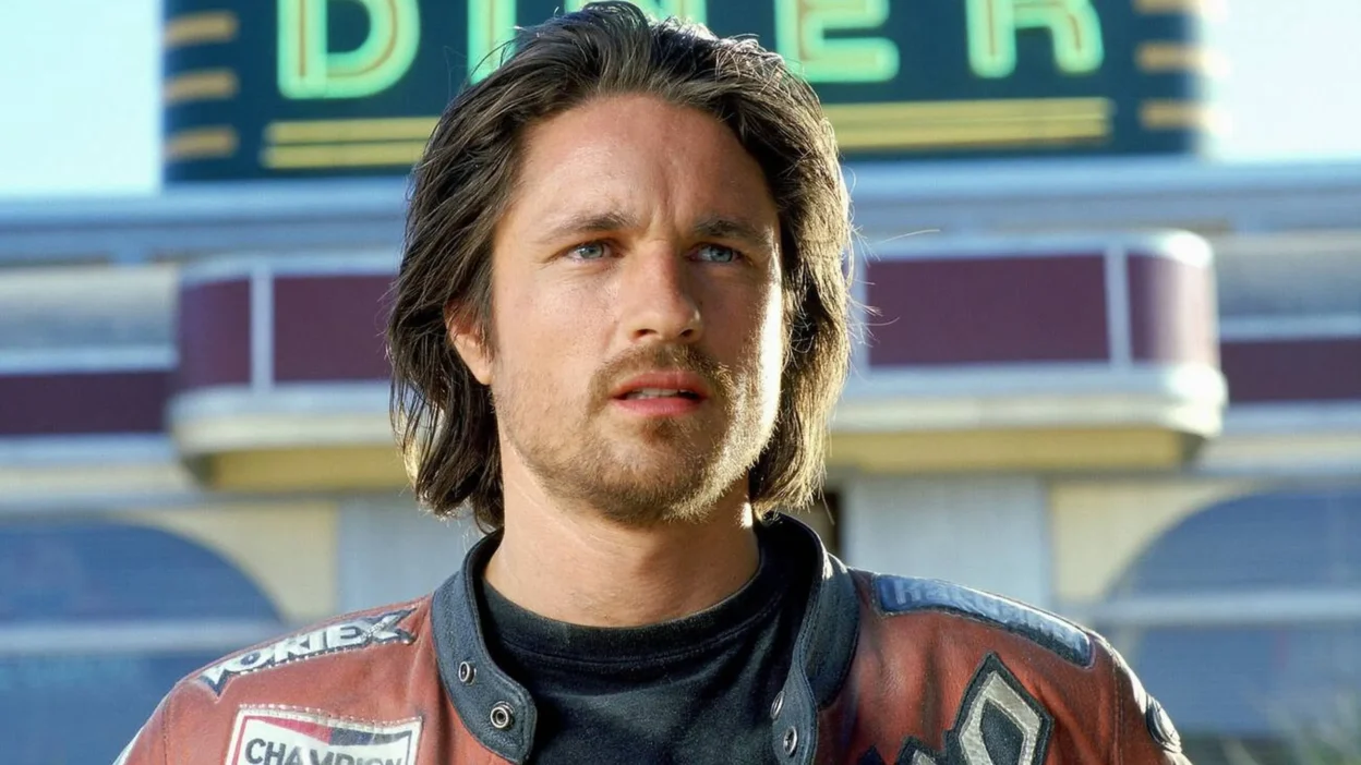 Martin Henderson Net Worth 2025: From The Ring to Virgin River – A Glimpse Into His Wealth